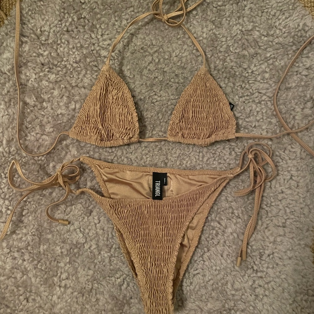 Triangl smocked set